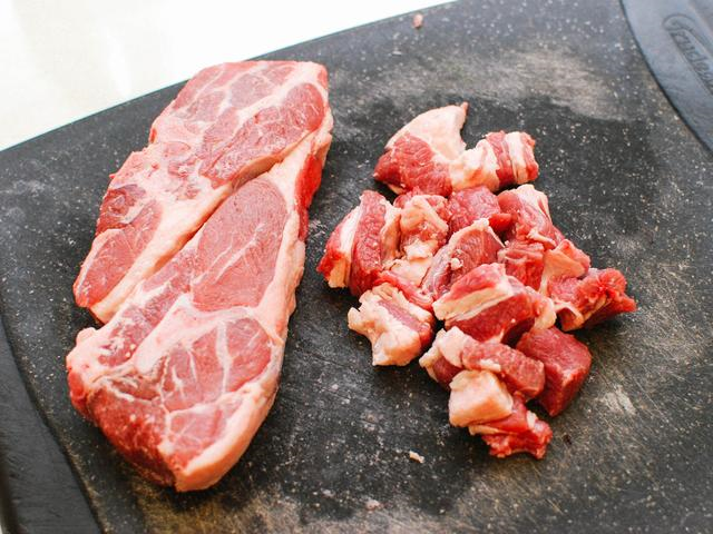 如果不想去市內全自動(dòng)無(wú)煙燒烤店怎么在家做燒烤？